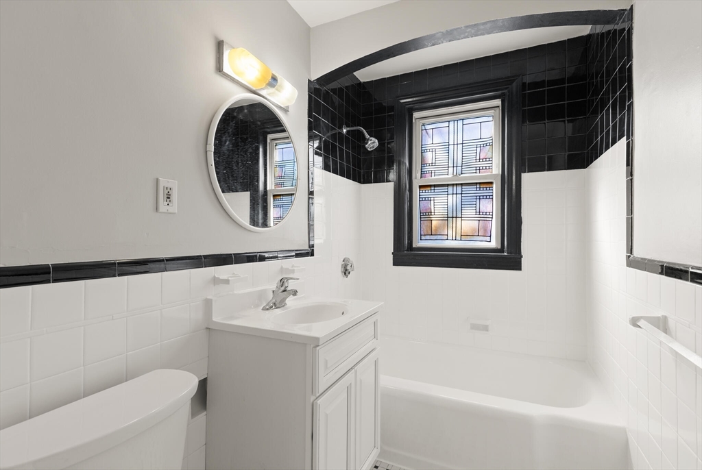 31 Chestnut Street, Unit 5 Worcester, MA 01609 - Photo 13 of 14