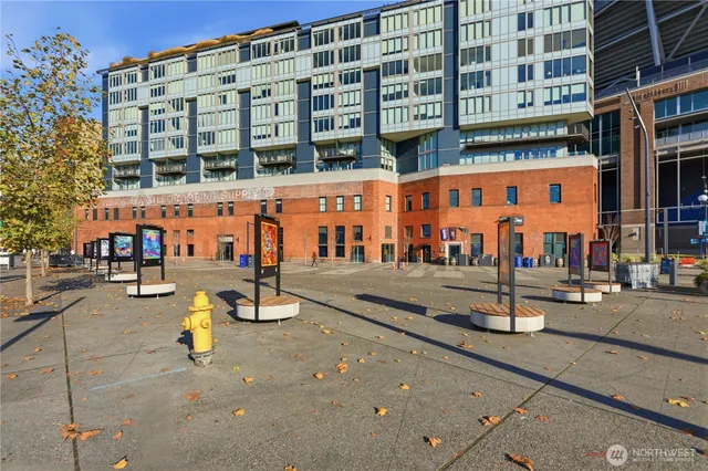 $429,000 | 590 1st Avenue South, Unit 613, Seattle, WA 98104