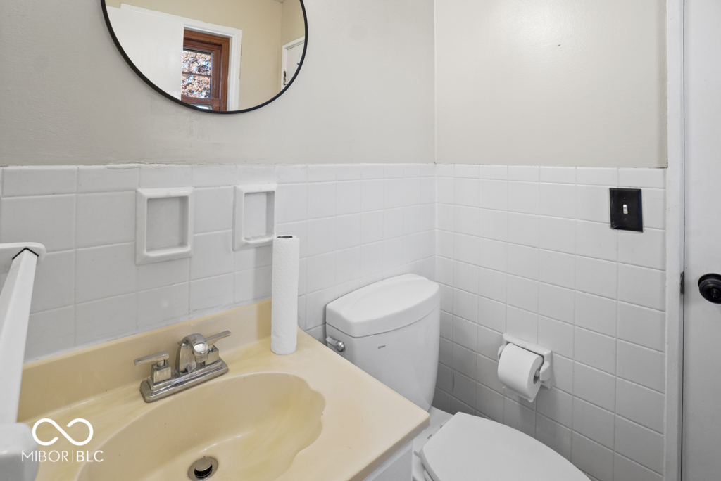 5027 North Kenmore Road Indianapolis, IN 46226 - Photo 18 of 41