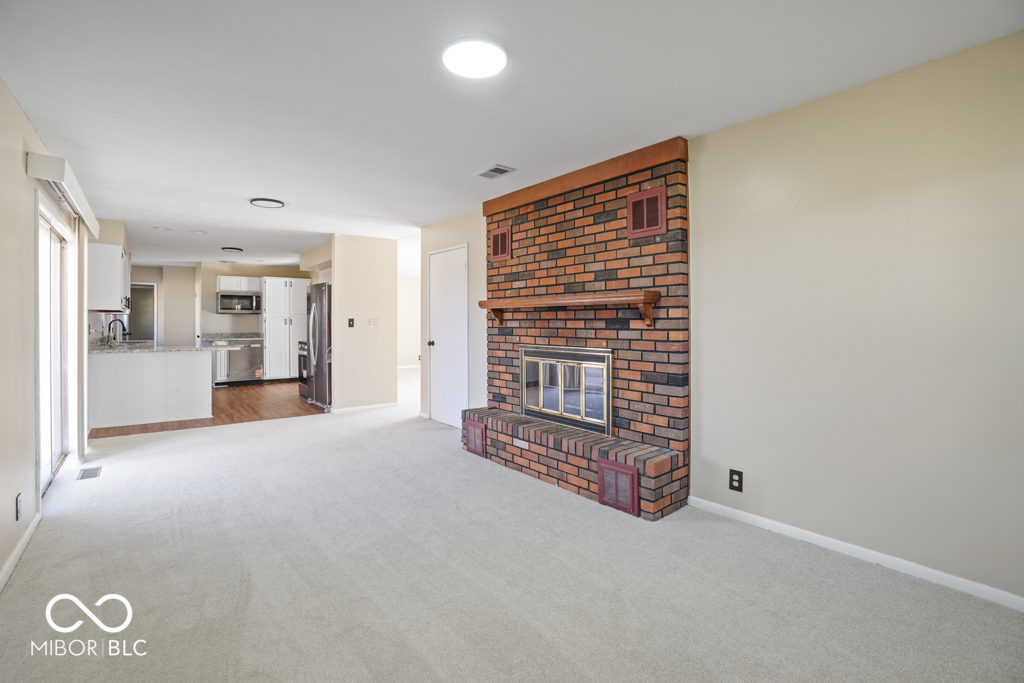 5027 North Kenmore Road Indianapolis, IN 46226 - Photo 3 of 41