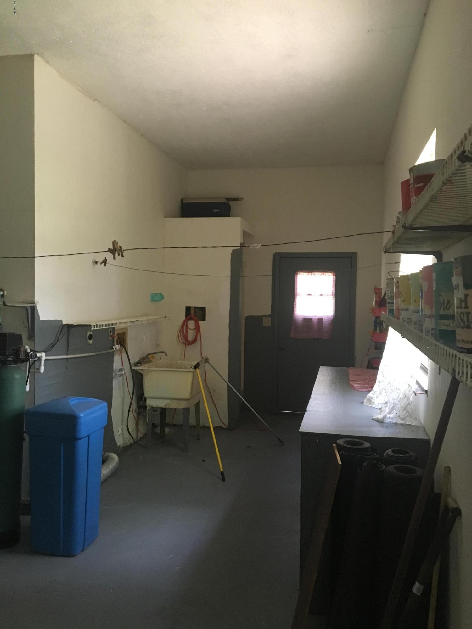 3485 Turtle Mound Road Melbourne, FL 32934 - Photo 26 of 30 Garage