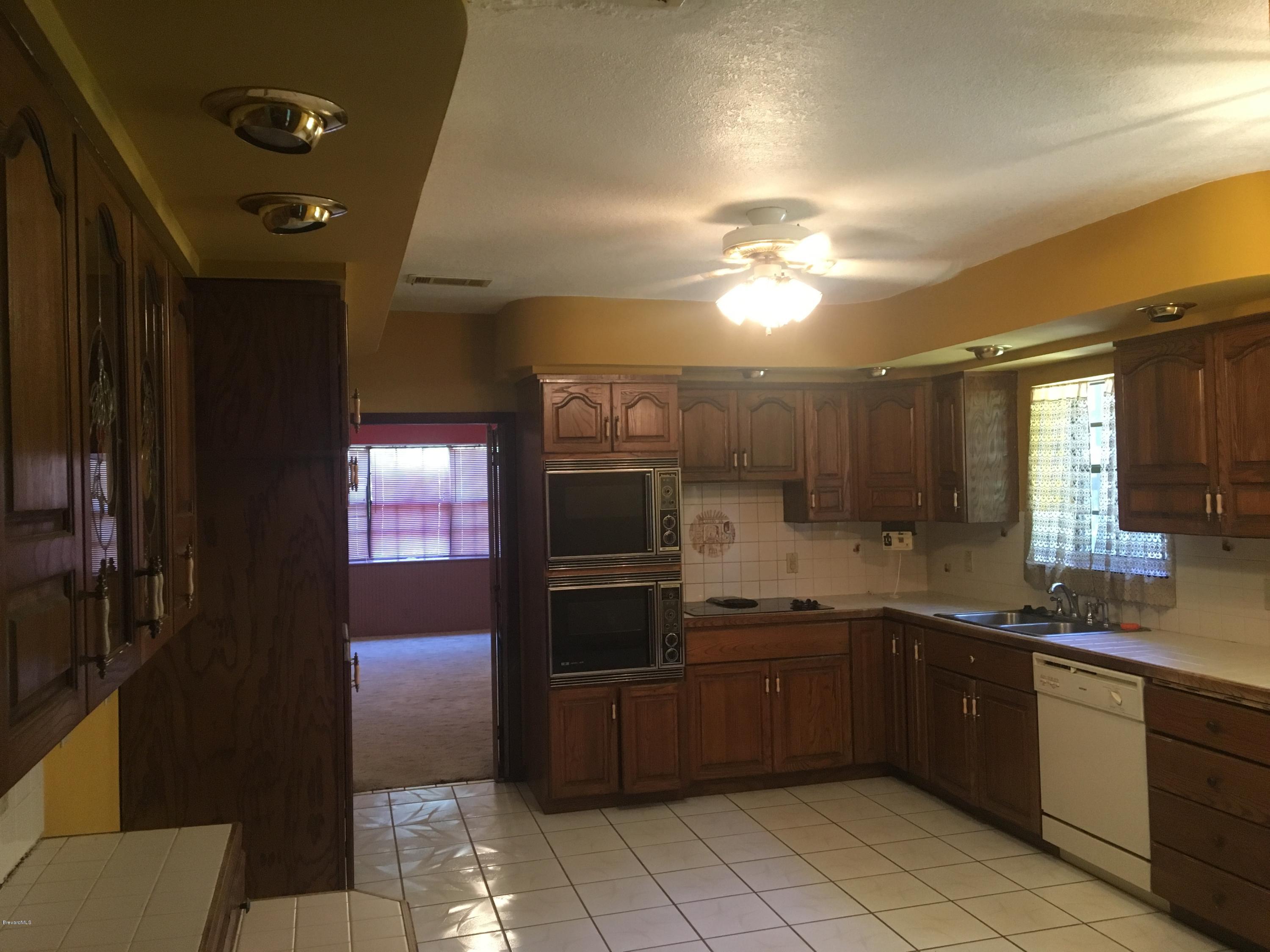 3485 Turtle Mound Road Melbourne, FL 32934 - Photo 9 of 30 Kitchen
