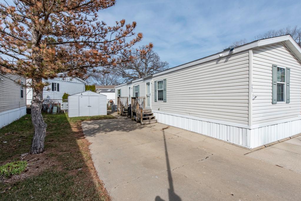 38569 North Sheridan Road, Unit 492 Beach Park, IL 60099 - Photo 1 of 19