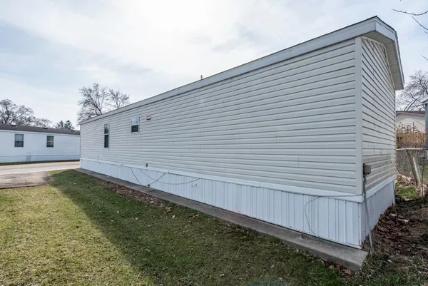 $43,000 | 38569 North Sheridan Road, Unit 492, Beach Park, IL 60099