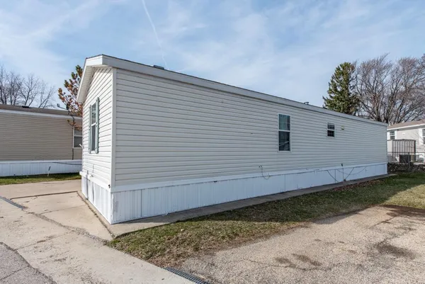 $43,000 | 38569 North Sheridan Road, Unit 492, Beach Park, IL 60099