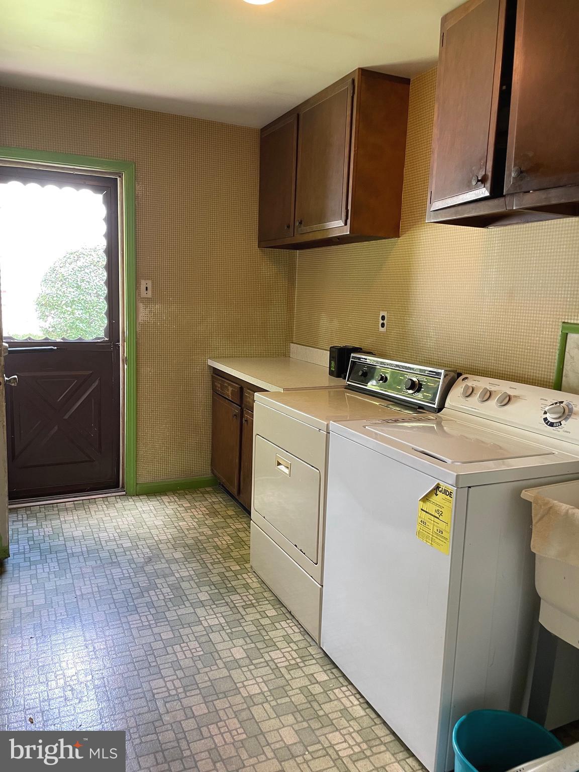 28 Morgan Road Aston, PA 19014 - Photo 11 of 27 Laundry Room
