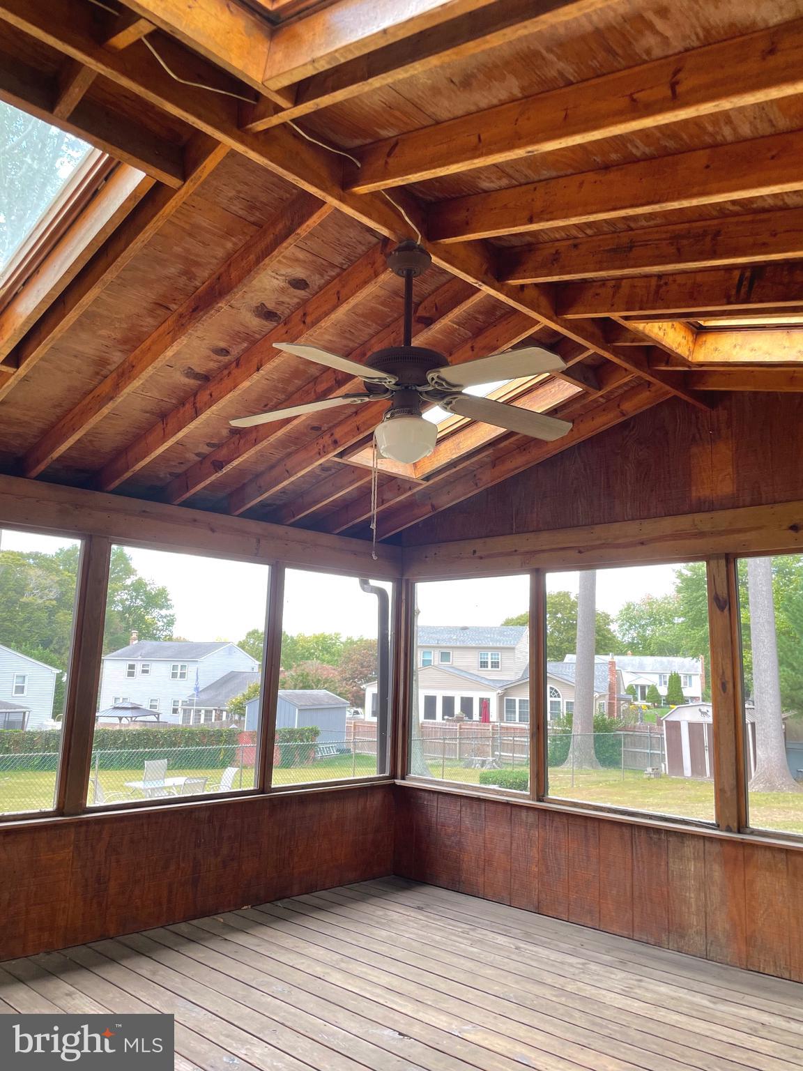 28 Morgan Road Aston, PA 19014 - Photo 12 of 27 Enclosed Back Porch