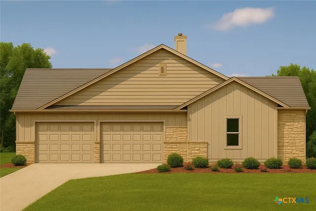 a view of backyard of the house