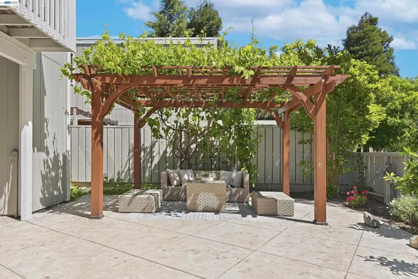 $1,088,000 | 7518 Rosedale Court, Pleasanton, CA 94588