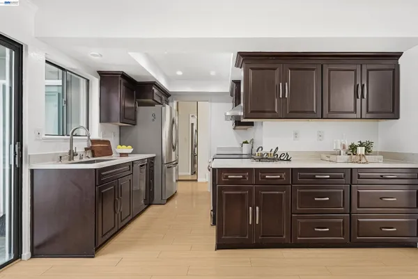 $1,088,000 | 7518 Rosedale Court, Pleasanton, CA 94588