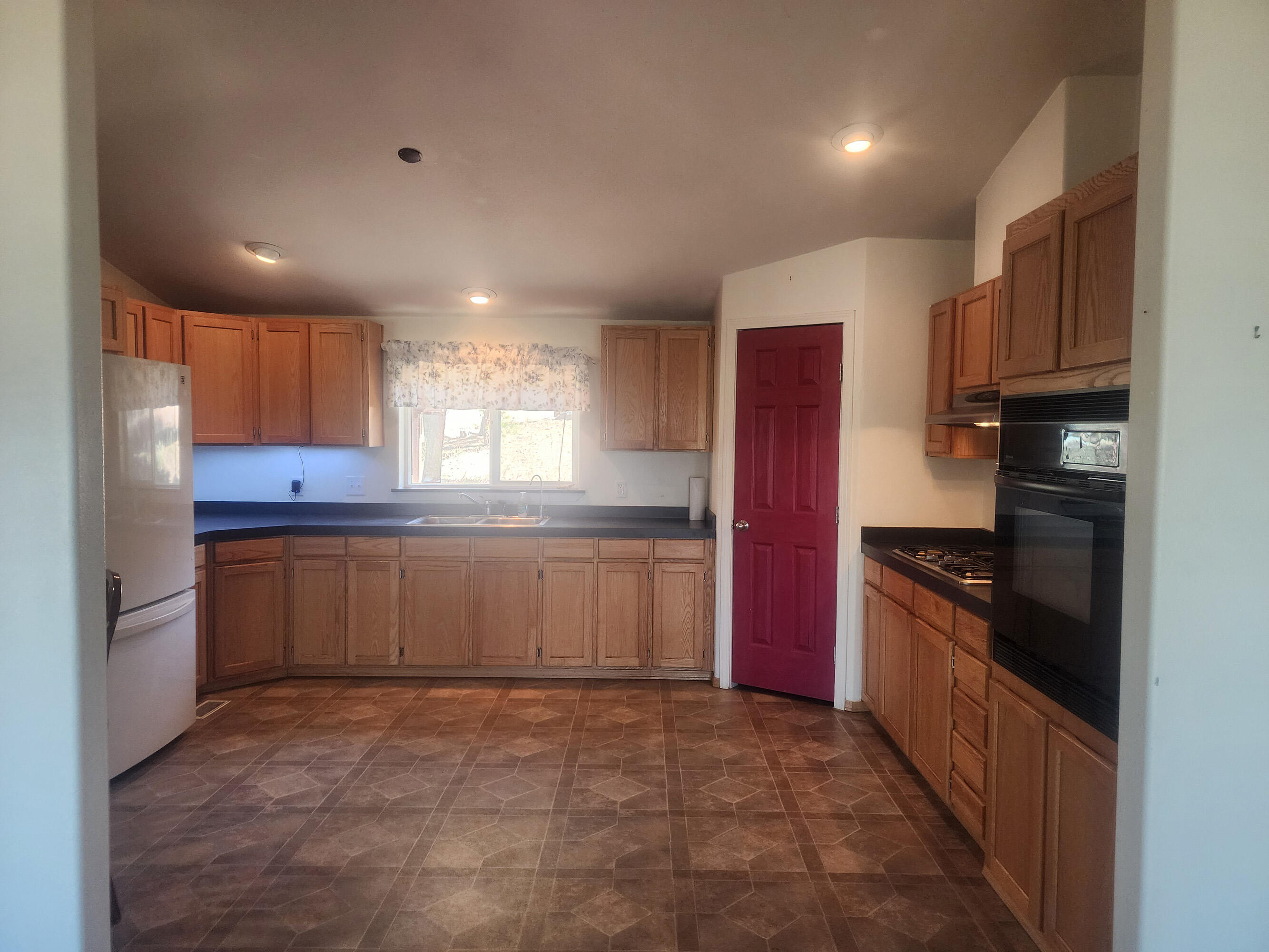 19463 Patten Meadow Road Lakeview, OR 97630 - Photo 17 of 48 20240626_095920