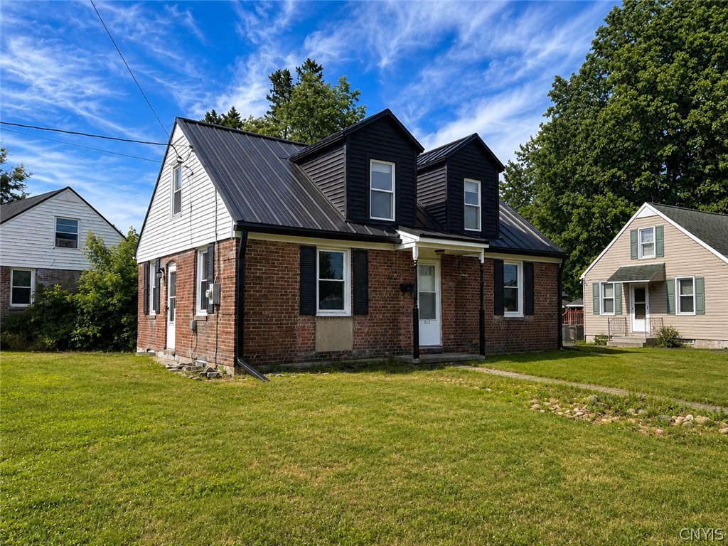 312 Oakwood Street Rome, NY 13440 - Photo 2 of 41