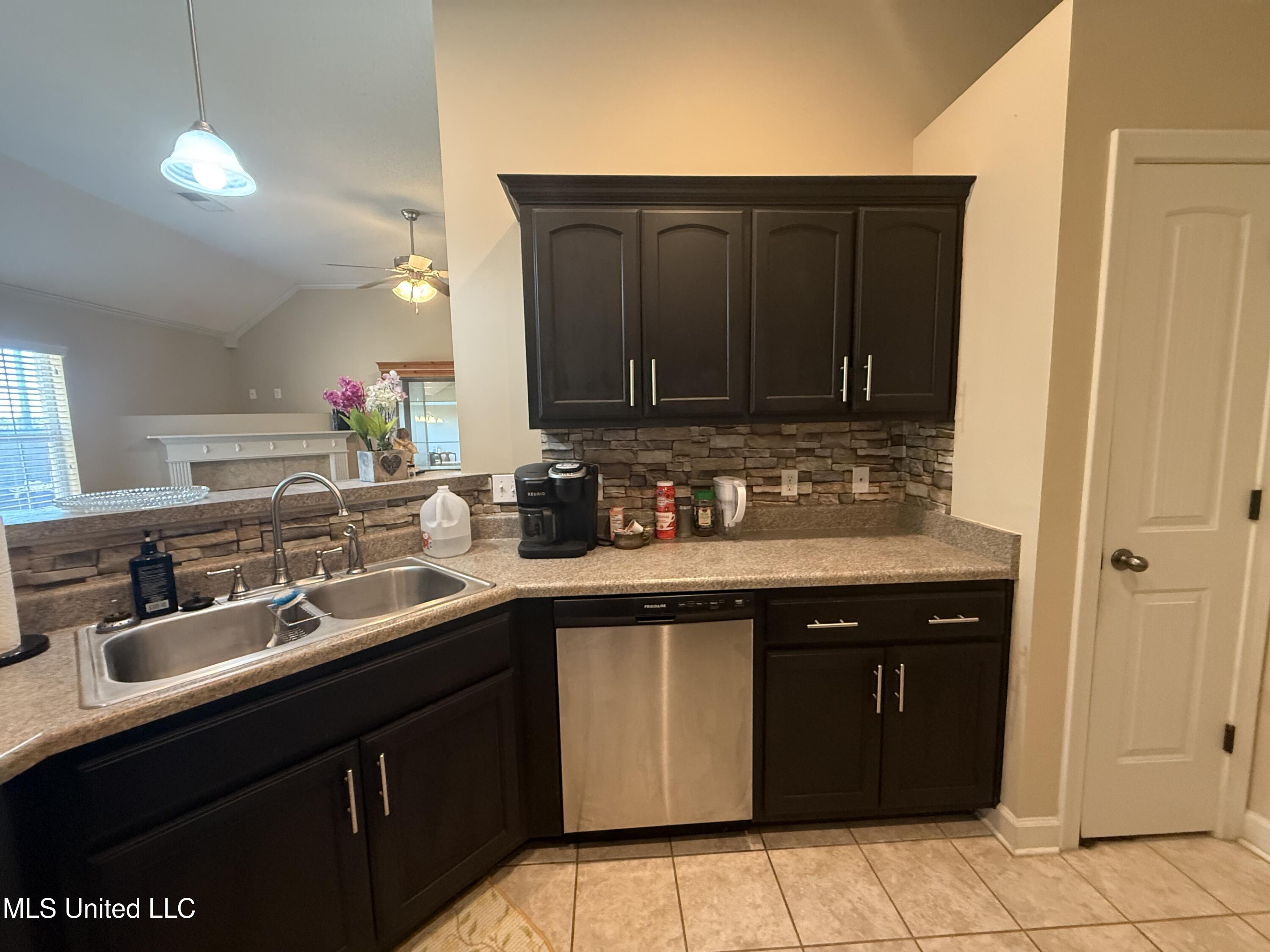 8245 Morning Sun Cove Walls, MS 38680 - Photo 12 of 30 IMG_4847