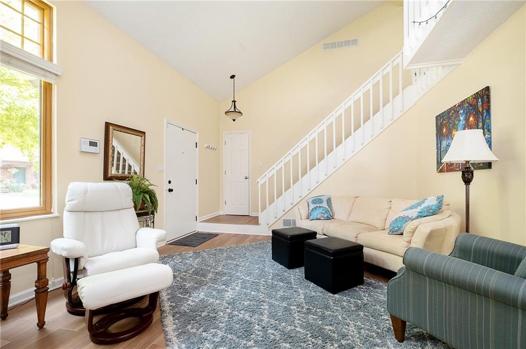 329 East 7th Street Indianapolis, IN 46202 - Photo 4 of 25