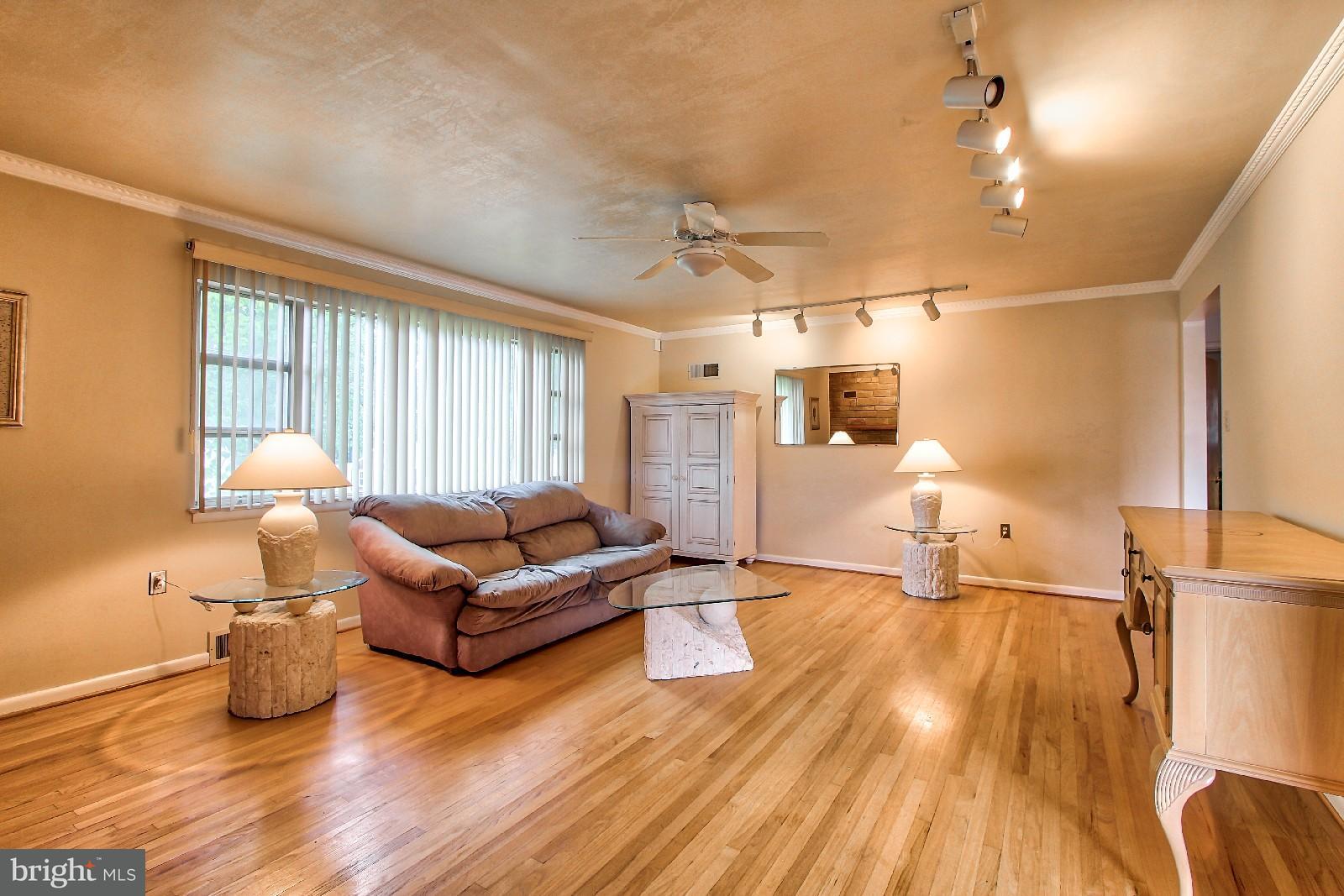 99 Reynolds Mill Road York, PA 17403 - Photo 2 of 27 Gallery Image 2