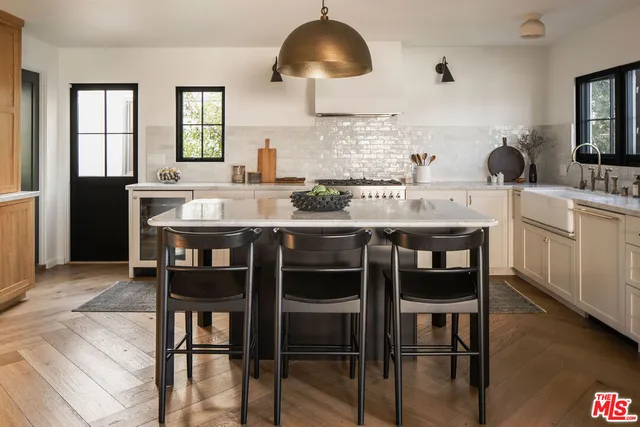 $1,395,000 | 1503 Stanford Drive, Glendale, CA 91205