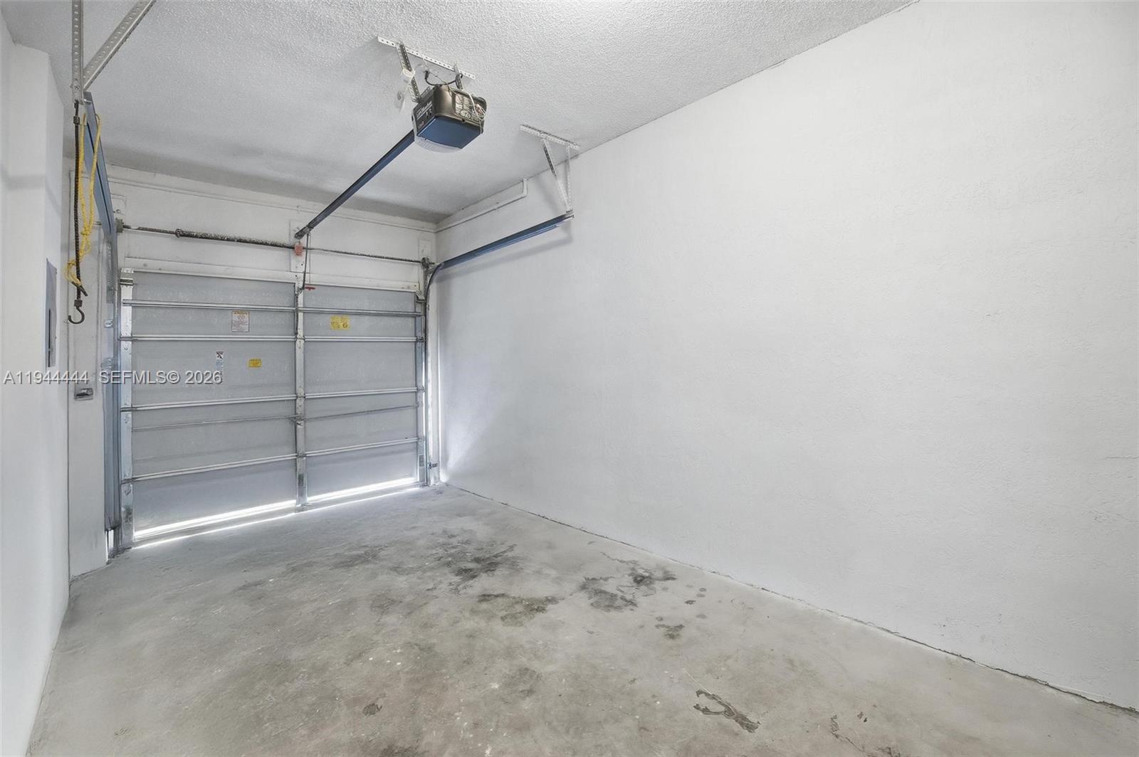 2233 Southeast 24th Place Homestead, FL 33035 - Photo 11 of 21 Garage