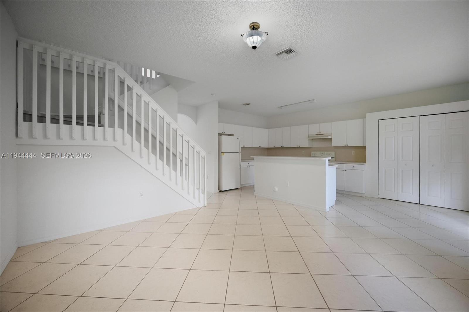 2233 Southeast 24th Place Homestead, FL 33035 - Photo 8 of 21 Dining room