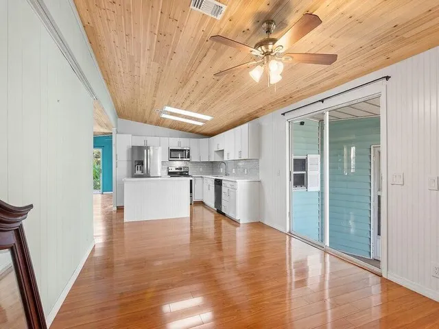 a view of a living room