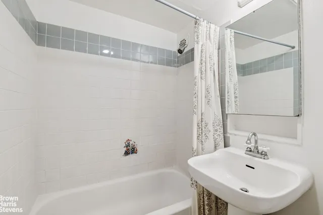 $699,000 | 2166 Broadway, Unit 22D | Upper West Side