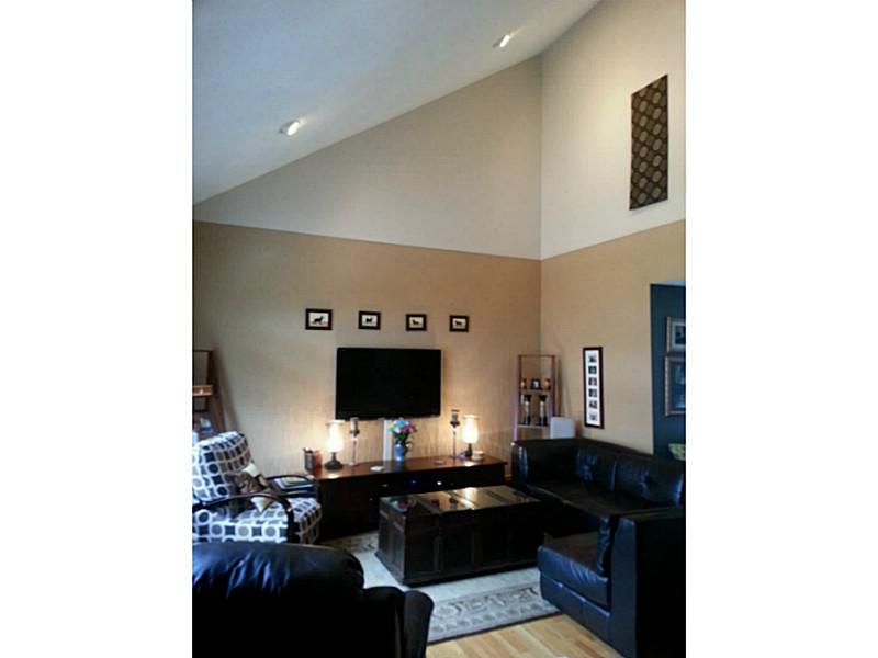 401 Potter Road North Kingstown, RI 02852 - Photo 6 of 23 Living Room.