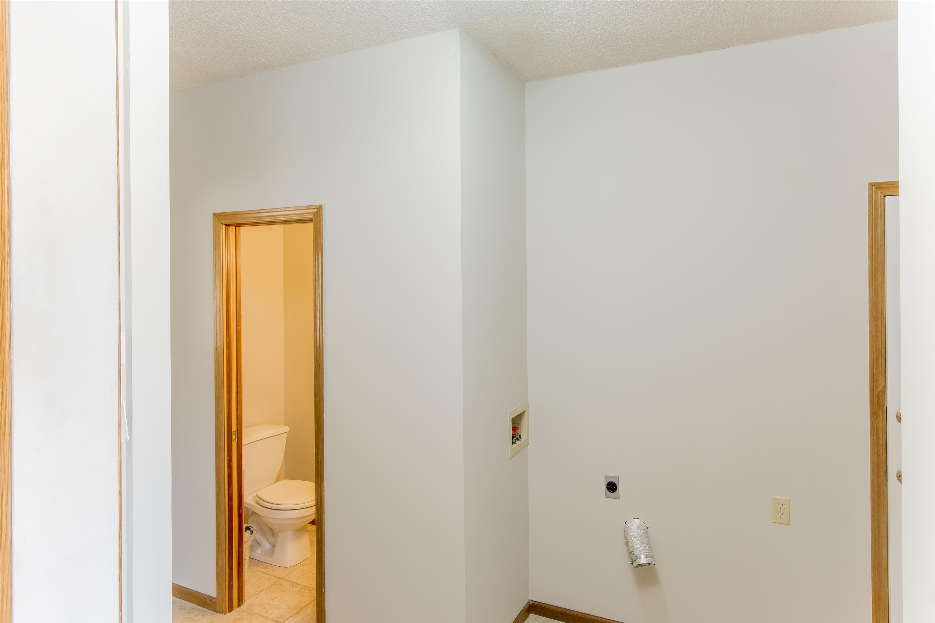 7333 Dorsey Wichita, KS 67212 - Photo 16 of 36