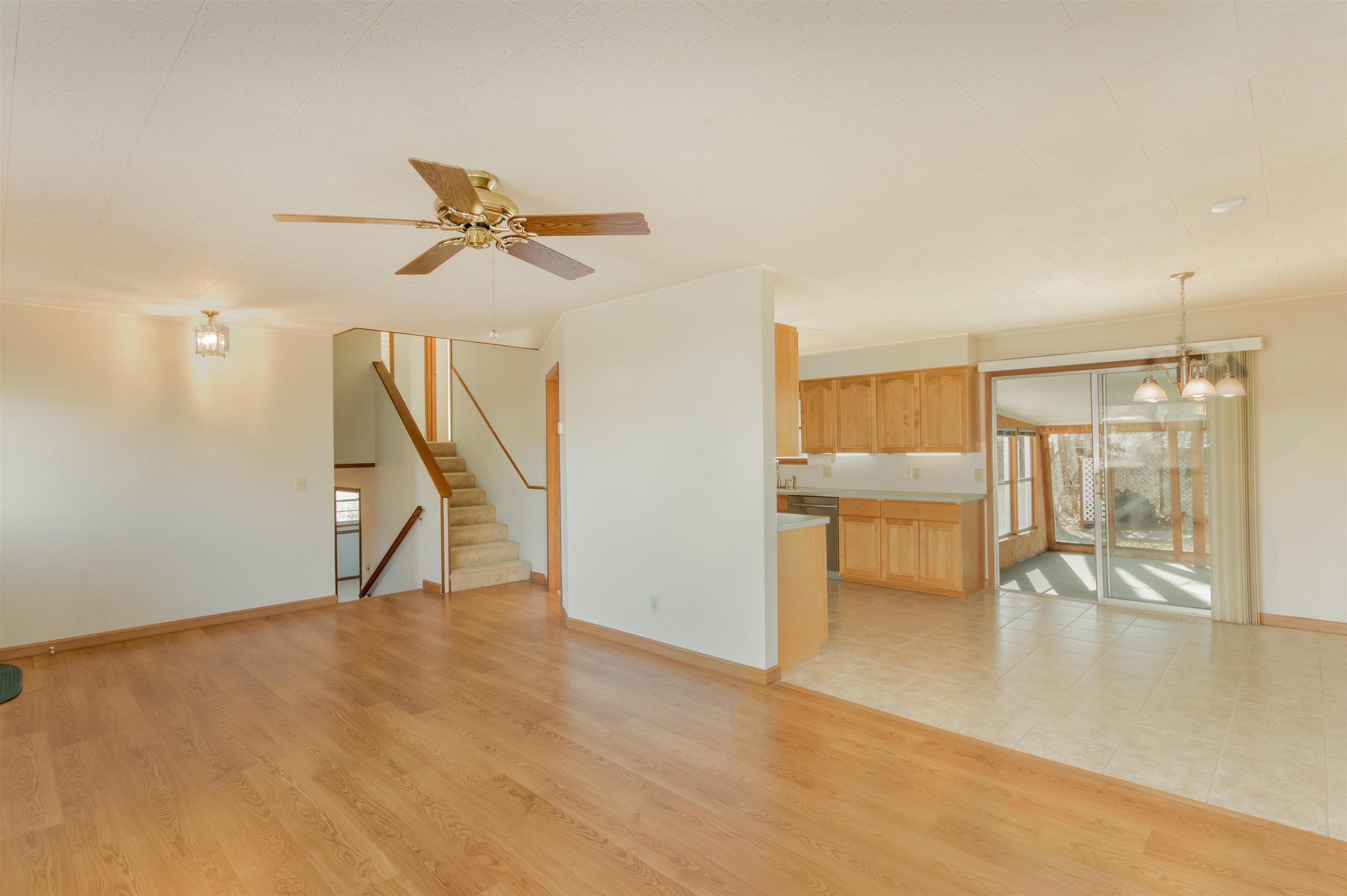 7333 Dorsey Wichita, KS 67212 - Photo 10 of 36