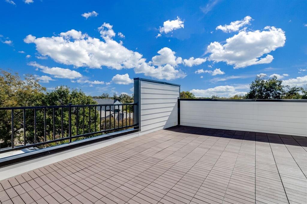 6001 Lewis Street Dallas, TX 75206 - Photo 17 of 19 a view of a terrace