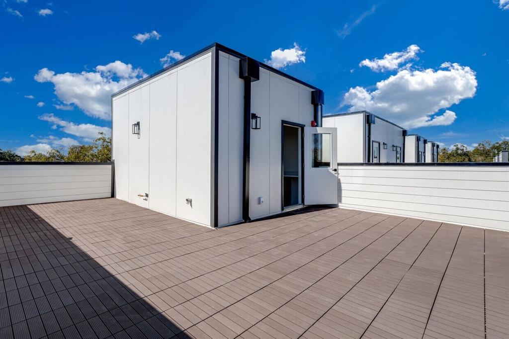 6001 Lewis Street Dallas, TX 75206 - Photo 18 of 19 a view of a interior of the house