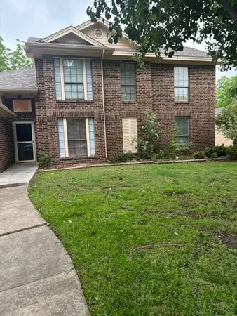 $2,400 | 7916 Rice Drive, Rowlett, TX 75088