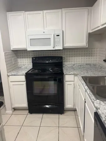 $2,400 | 7916 Rice Drive, Rowlett, TX 75088