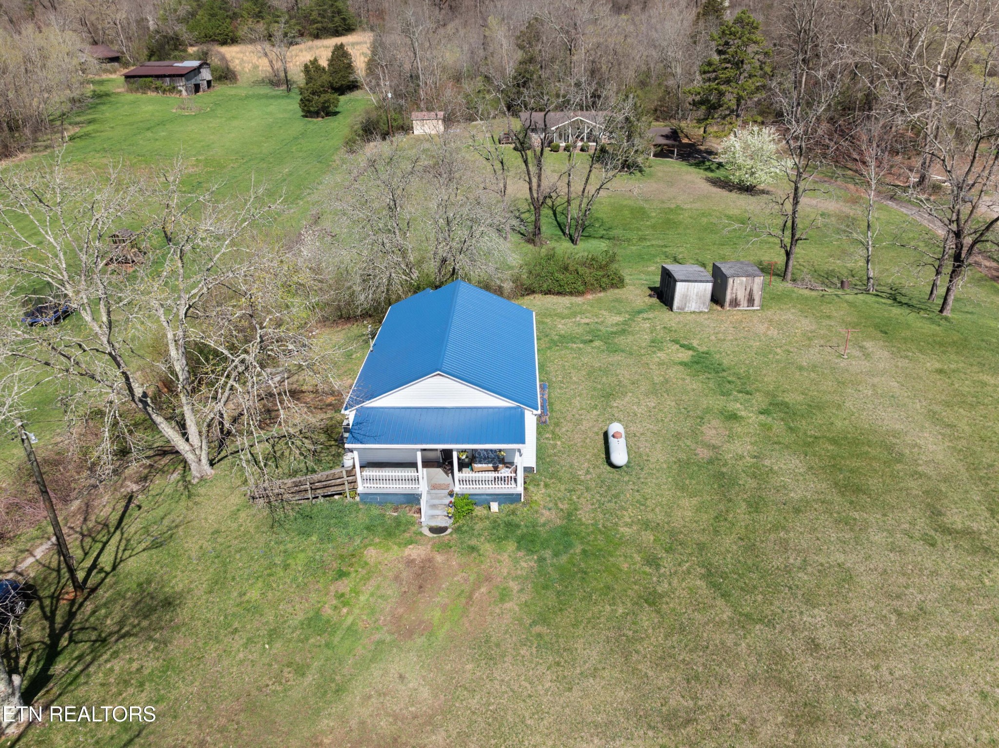 385 Hubbs Grove Road Maynardville, TN 37807 - Photo 3 of 33 a view of a house with a yard