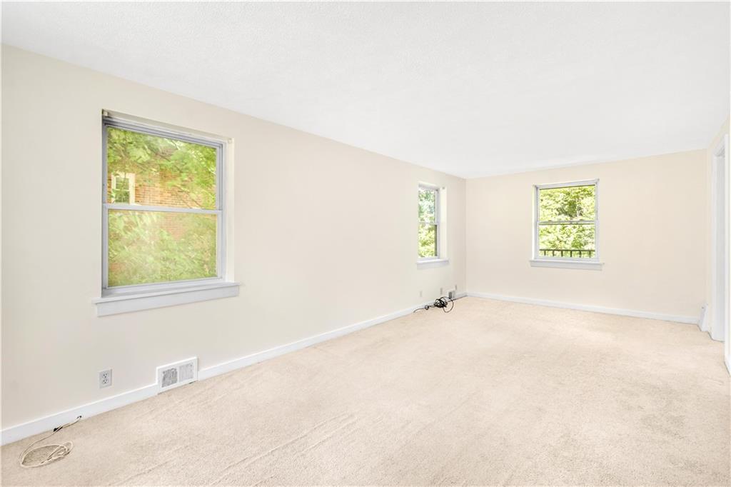 68 West Bruceton Road Pittsburgh, PA 15236 - Photo 8 of 22 Gallery Image 8