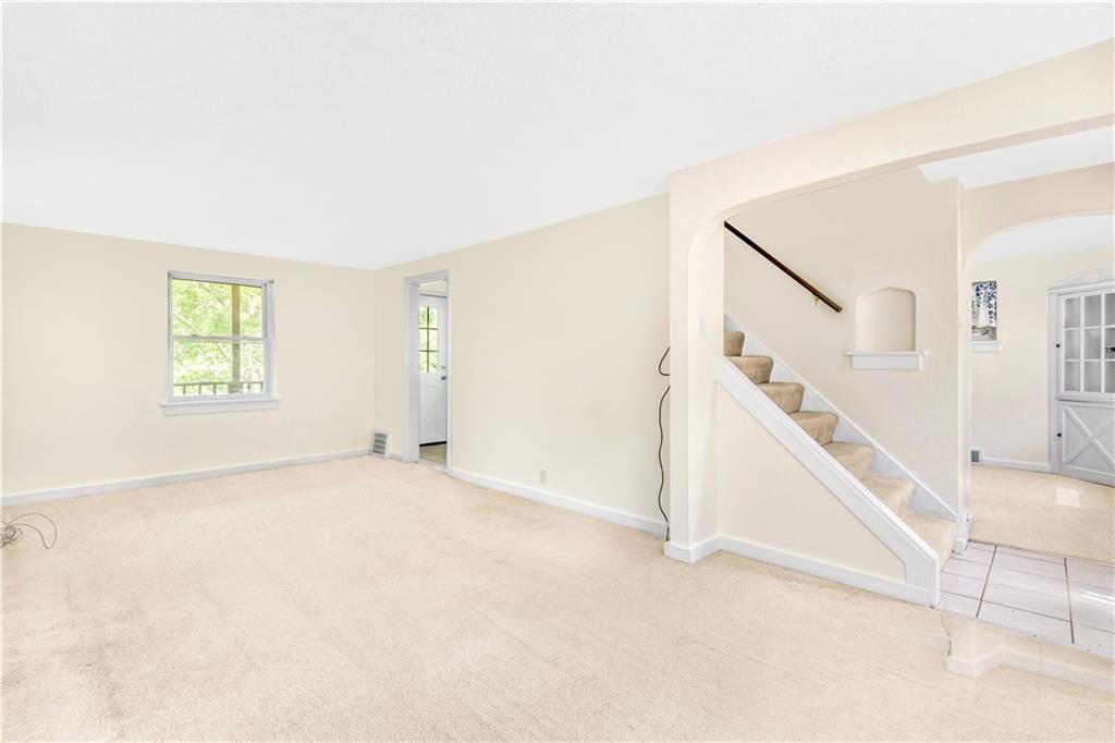 68 West Bruceton Road Pittsburgh, PA 15236 - Photo 9 of 22 Living Room