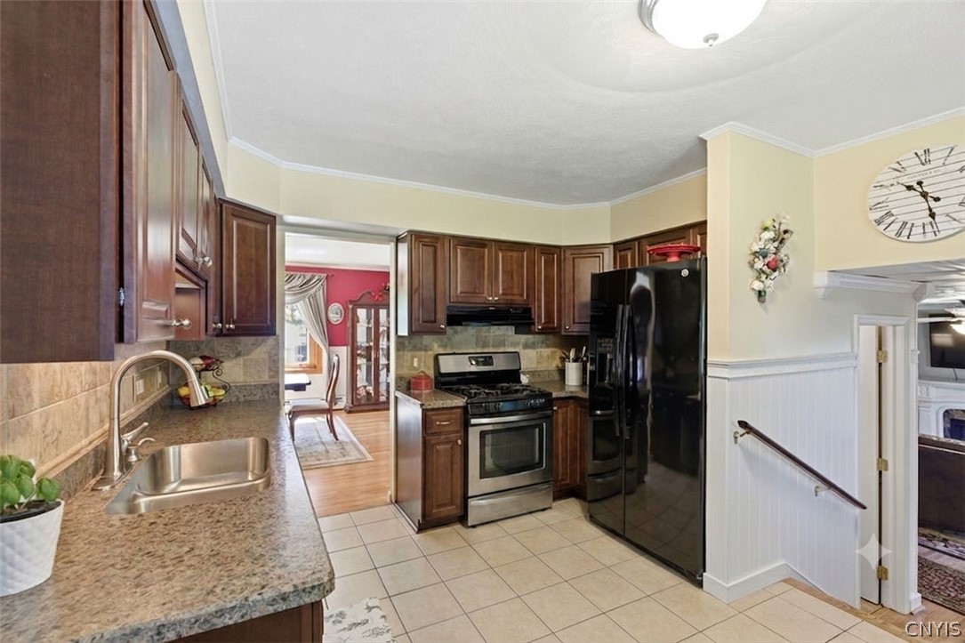 7454 Thunderbird Road Clay, NY 13088 - Photo 23 of 50
