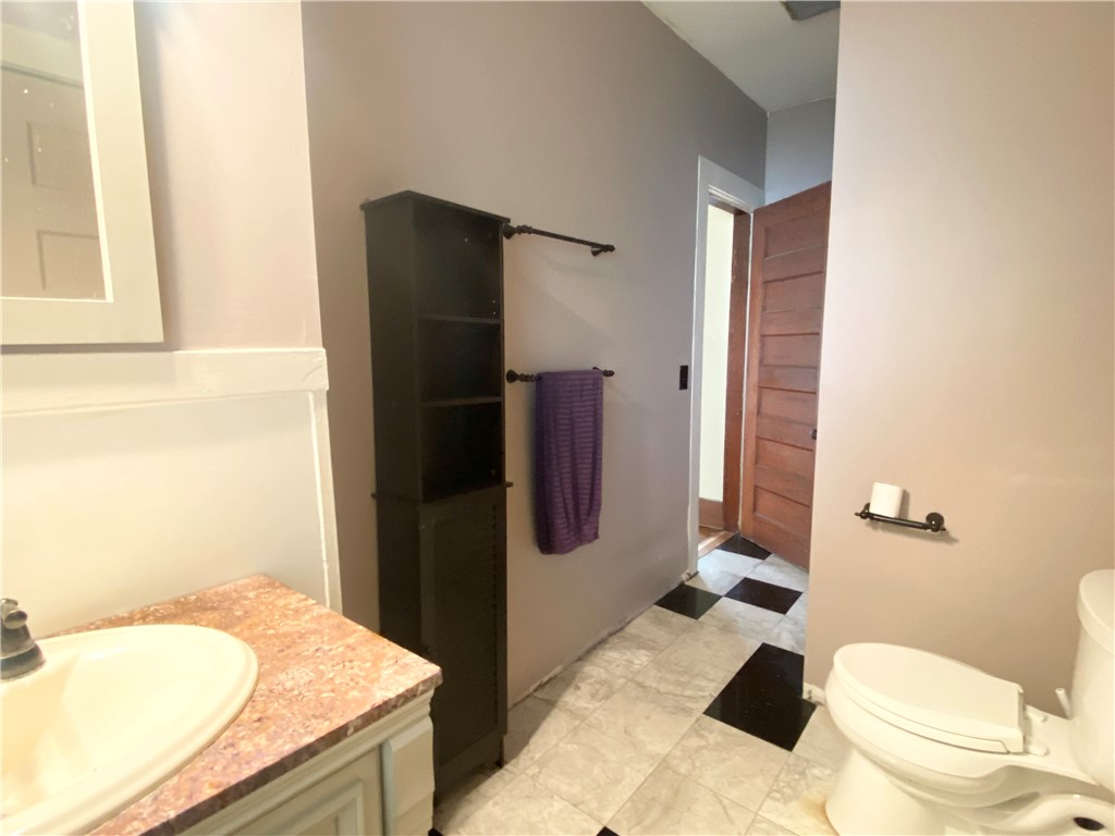 228 Genesee Street Auburn, NY 13021 - Photo 20 of 32