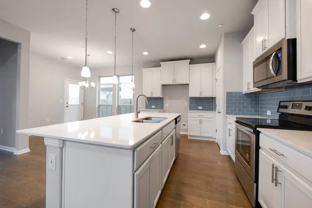 $2,550 | 3240 East Whitestone Boulevard, Unit 18, Cedar Park, TX 78613