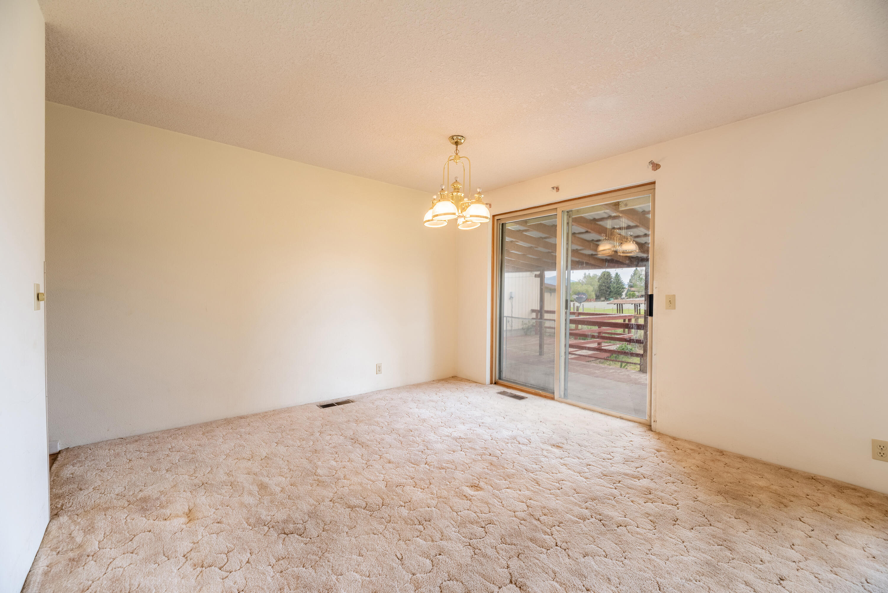591 Martingale Road Prineville, OR 97754 - Photo 8 of 84 591NWMartingale-35