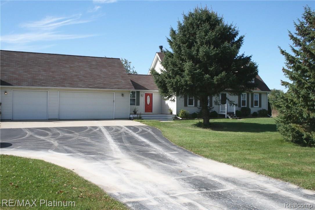 5288 Norton Road Howell, MI 48843 - Photo 3 of 20 IMG_1286.jpg