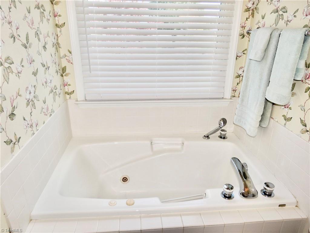3016 Iron Works Road Reidsville, NC 27320 - Photo 21 of 50 Hallway bath jetted tub