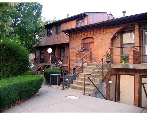 3255 Niagara Square Pittsburgh, PA 15213 - Photo 1 of 1 Exterior Front.