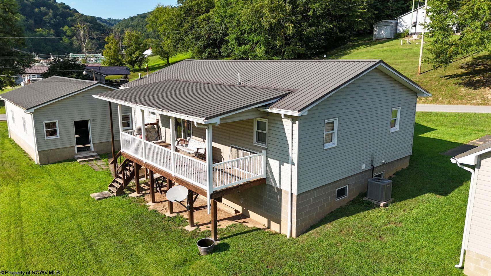 88 Piney Fork Road Pine Grove, WV 26419 - Photo 7 of 44 Gallery Image 7