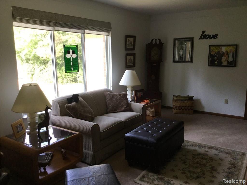 1331 East Buell Road Rochester, MI 48306 - Photo 4 of 43 Gallery Image 4