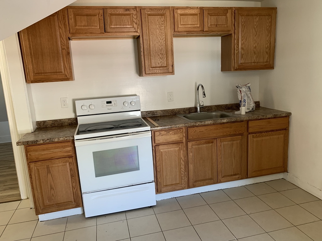 128 Austin Street Worcester, MA 01609 - Photo 24 of 30