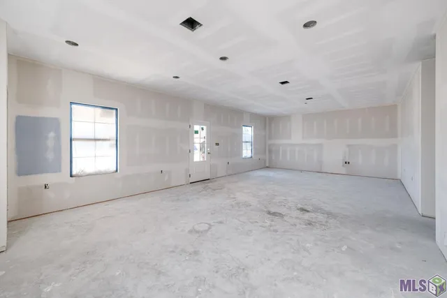 $269,000 | 196 Belle Isle Drive, Thibodaux, LA 70301