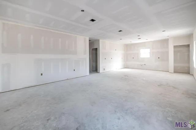 $269,000 | 196 Belle Isle Drive, Thibodaux, LA 70301