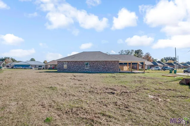 $269,000 | 196 Belle Isle Drive, Thibodaux, LA 70301