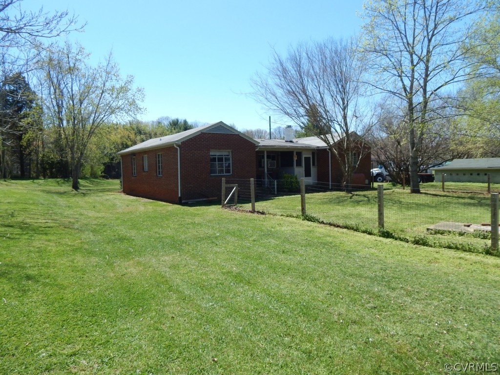 3754 Farmville Road Farmville, VA 23901 - Photo 3 of 16