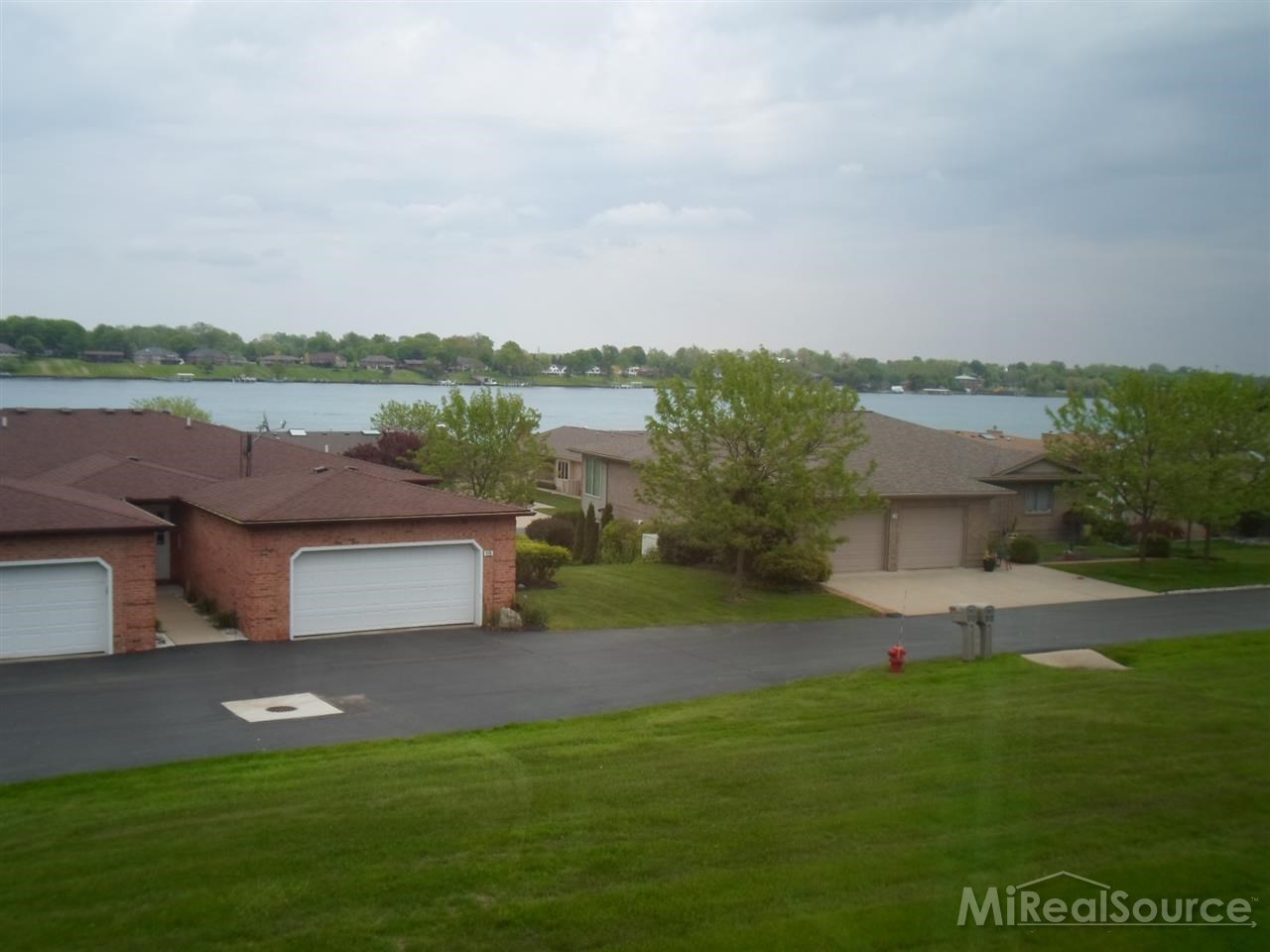 1935 River Road, Unit 5 St. Clair, MI 48079 - Photo 4 of 29 31195246-3.JPG
