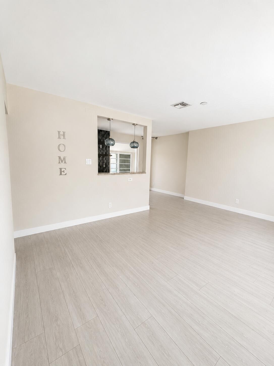 491 Northwest 2nd Avenue Boca Raton, FL 33432 - Photo 2 of 7 Front room
